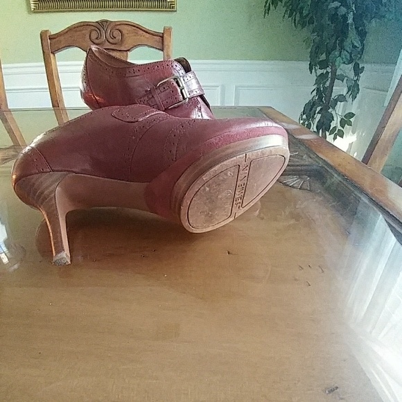 Nine West - Picture 5 of 5